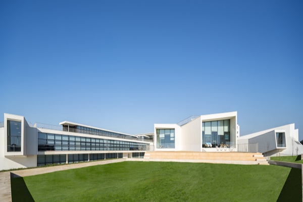 Nova School of Business and Economics